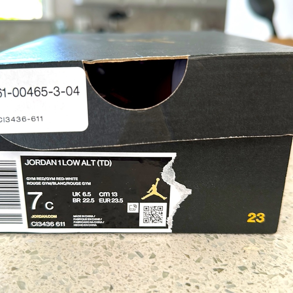 Toddler Jordan’s sneaker - Picture 5 of 5